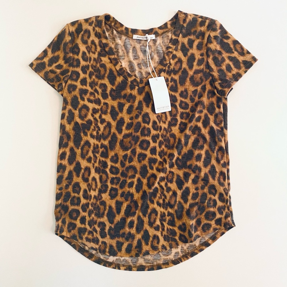 NWT Leopard V-Neck Tee